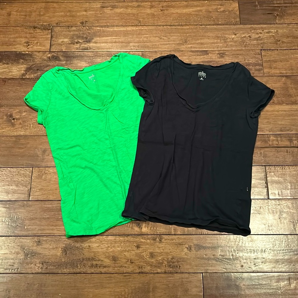 2 v neck New York & Company tees size small - green & black